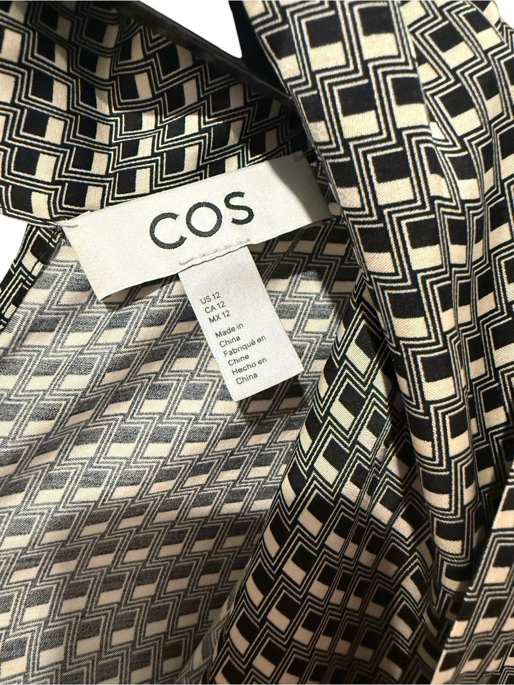 COS EUC Long Sleeve Dress in Black and White Pattern Size 12 - Picture 5 of 7